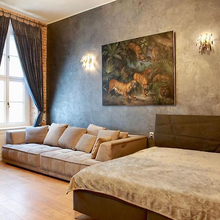 Heart In The Old Town Appartement Bratislava Buitenkant foto